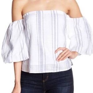 Romeo & Juliet Couture striped off the shoulder blouse size Medium NEW!